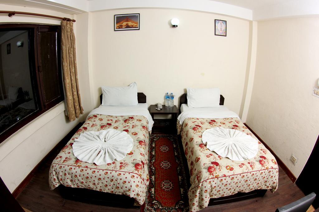 Bag Packer'S Lodge Kathmandu Esterno foto